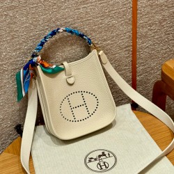 에르메스 Hermes Mini Evelyne 16cm clemence 10 Craie/gold
