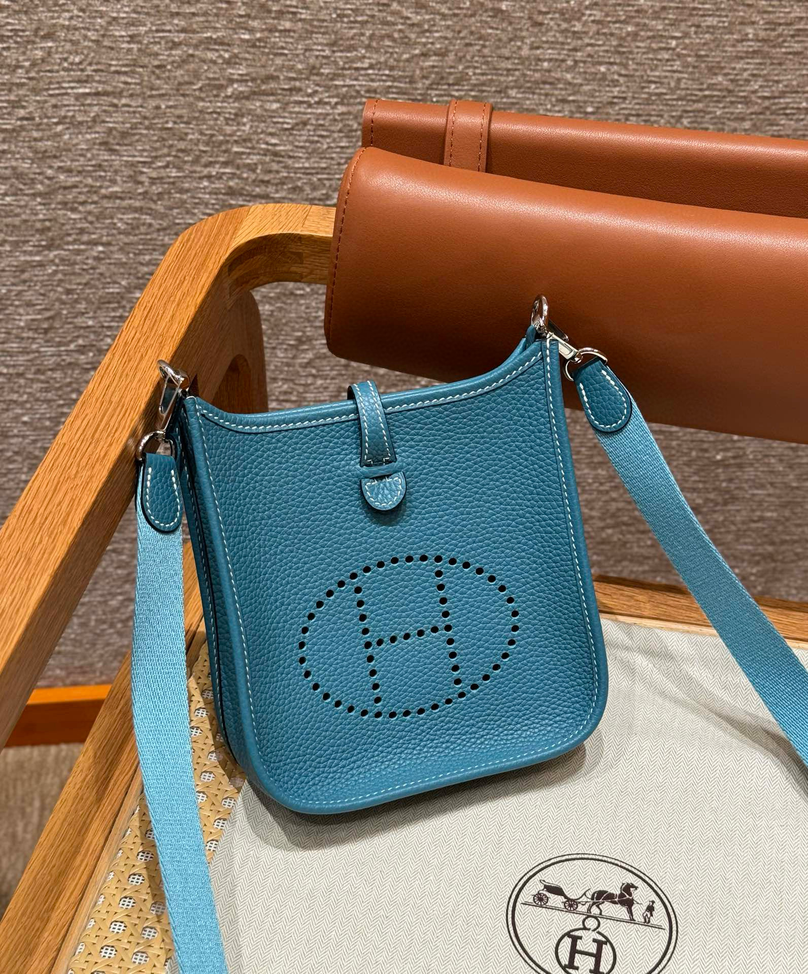 에르메스 Hermes Mini Evelyne 16cm clemence 75 Blue Jean/silver