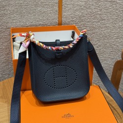 에르메스 Hermes Mini Evelyne 16cm clemence 76 Blue indigo/gold