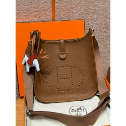 에르메스 Hermes Evelyne 29cm clemence 3G Alezan/silver