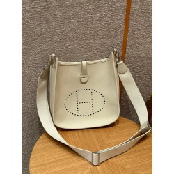 에르메스 Hermes Evelyne 29cm clemence 10 Craie/silver