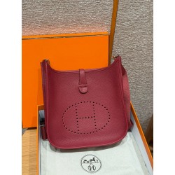 에르메스 Hermes Evelyne 29cm clemence B5 Ruby/silver