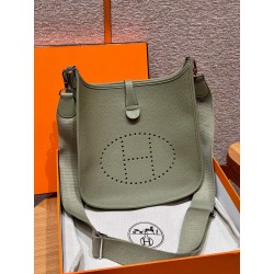 에르메스 Hermes Evelyne 29cm clemence Q1 Sauge/silver