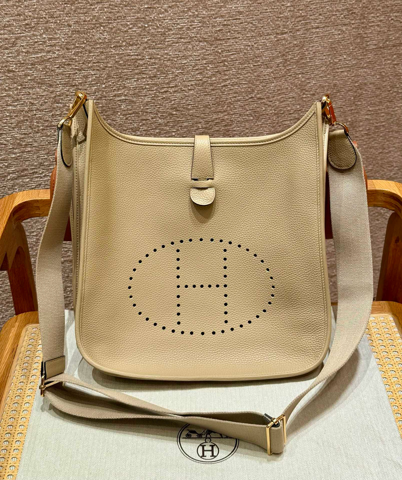 에르메스 Hermes Evelyne 29cm clemence S2 Trench/gold
