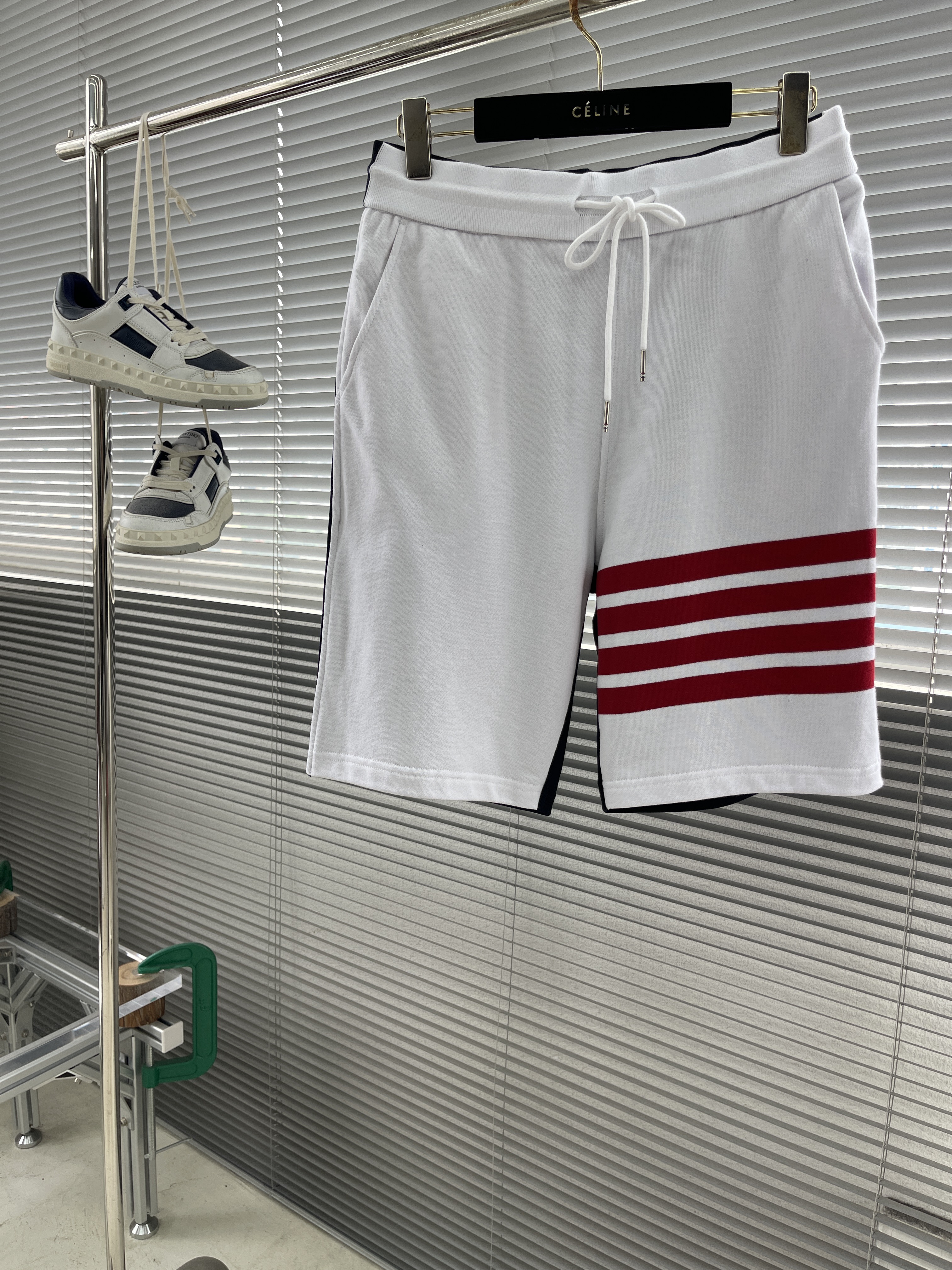 톰브라운 Thom Browne 반바지