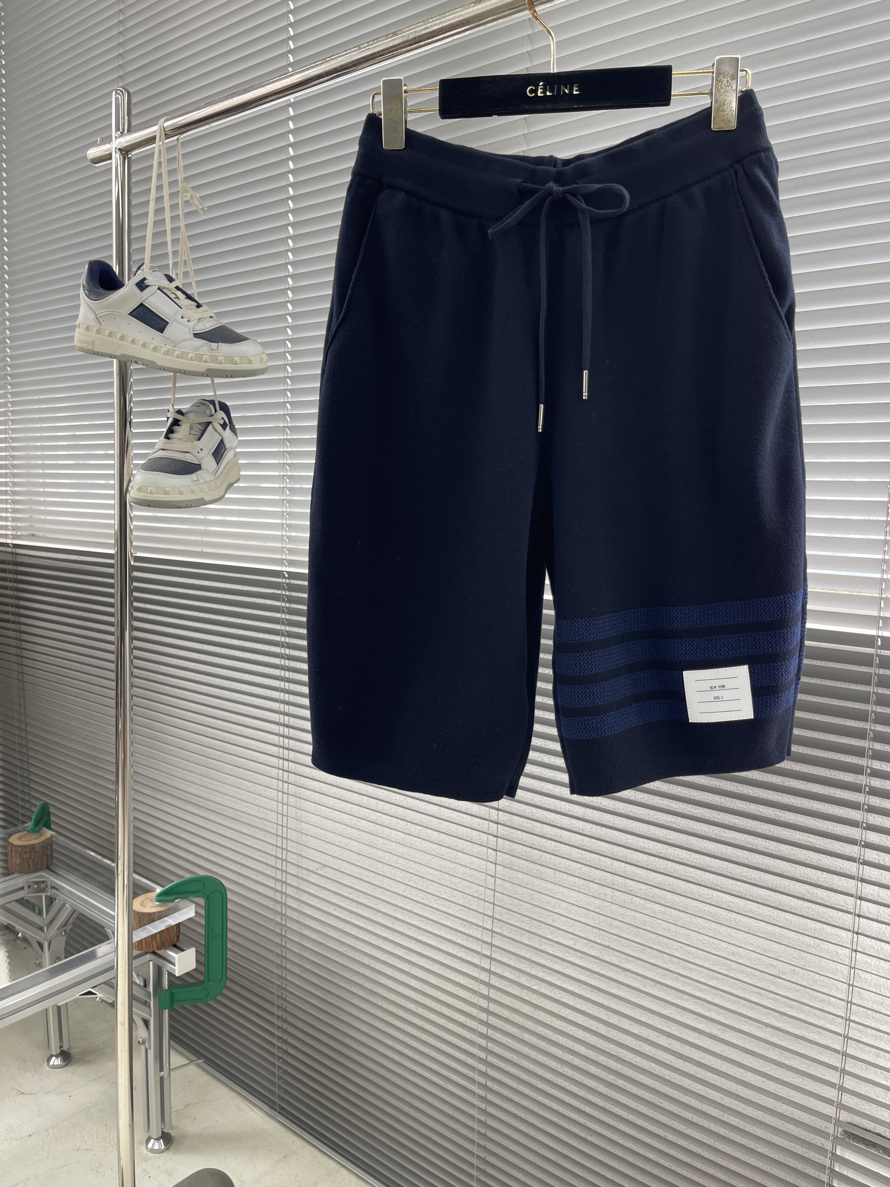 톰브라운 Thom Browne 반바지