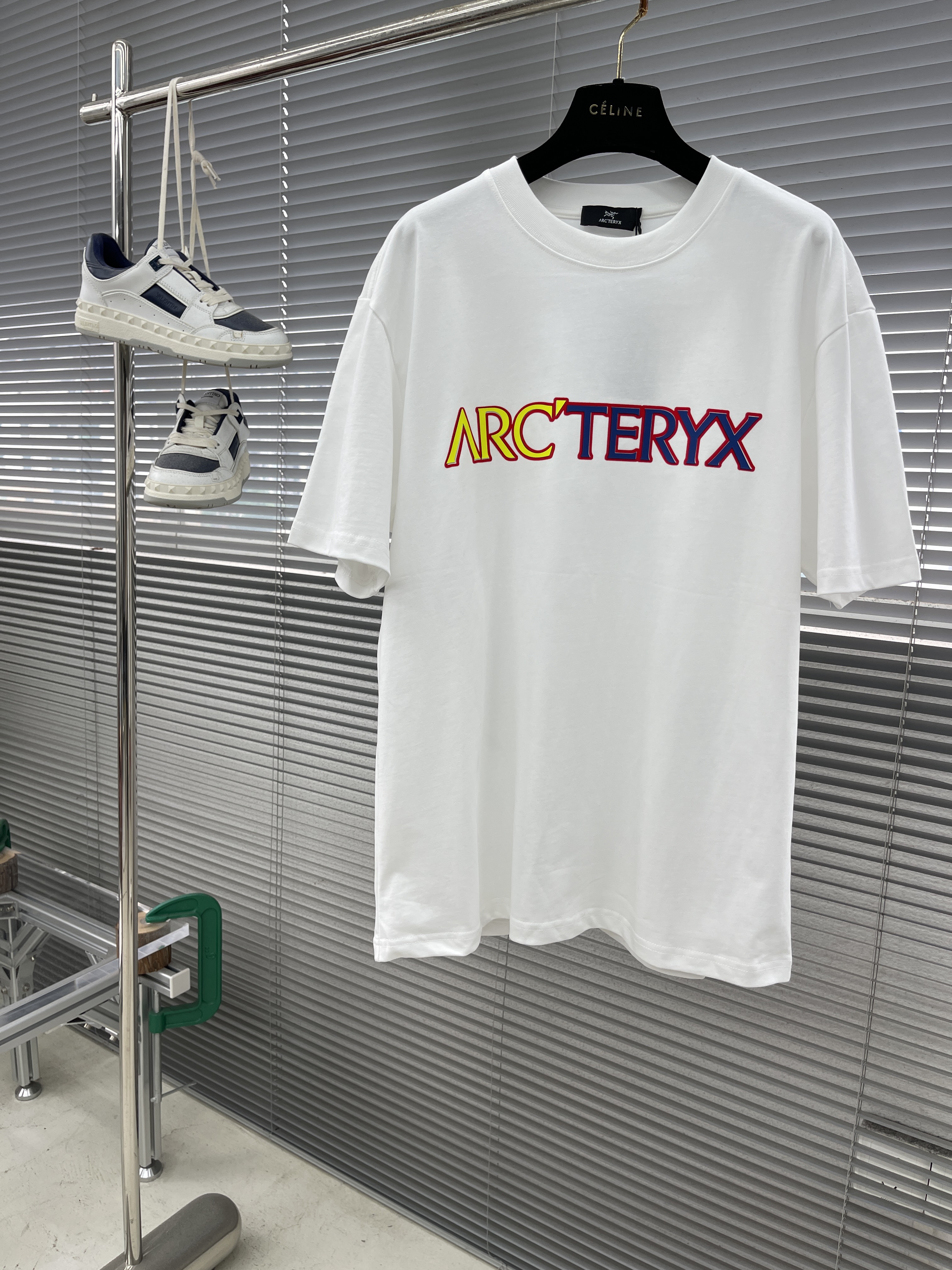 아크테릭스 ARC'TERYX 반팔 티셔츠