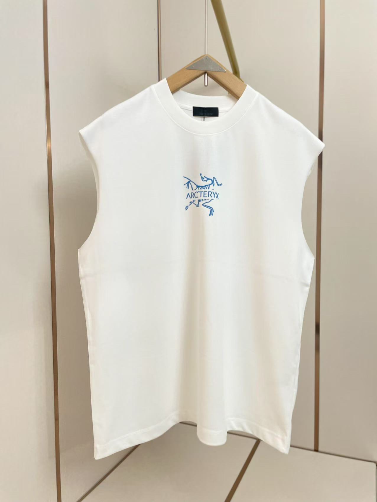 아크테릭스 ARC'TERYX 조끼