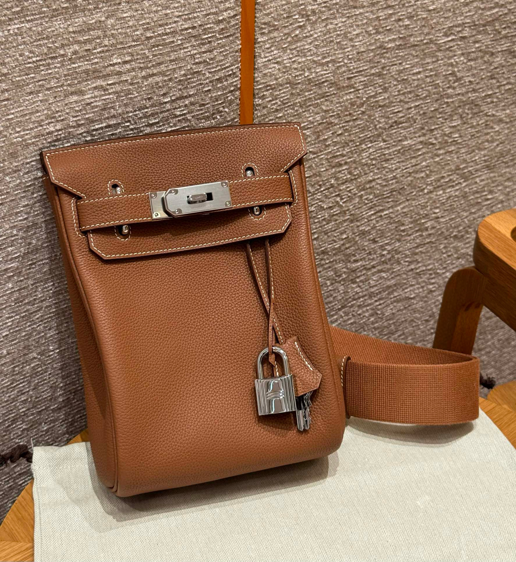 에르메스 Hermes Hac a dos 28cm Togo 37 Gold/silver