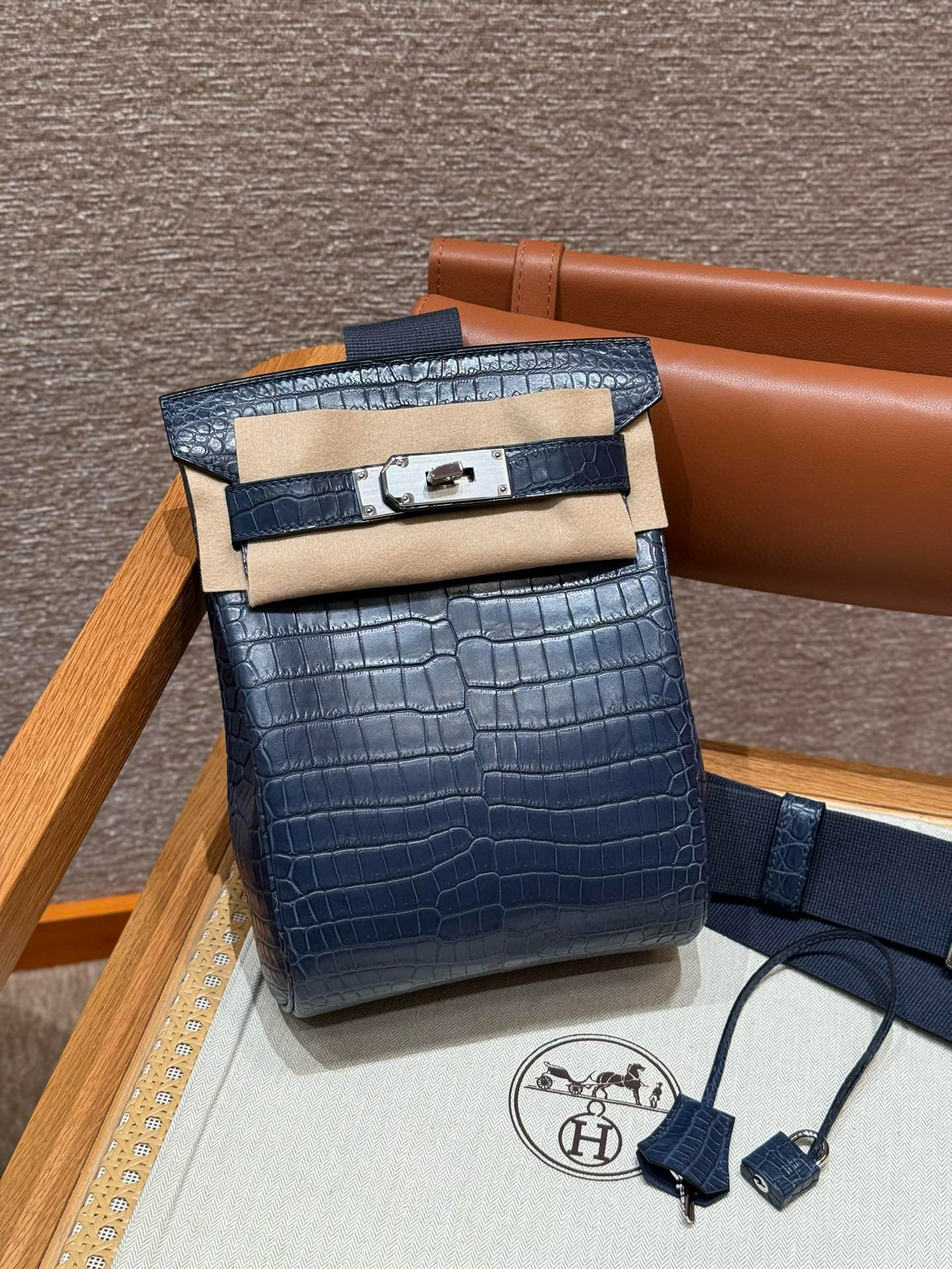 에르메스 Hermes Hac a dos 28cm Matte Porosus 76 Blue indigos/ilver