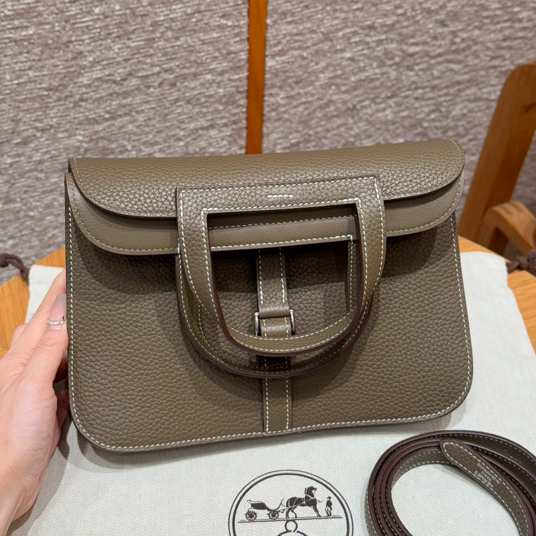 에르메스 Hermes Halzan 22cm clemence 18 Etoupe/silver