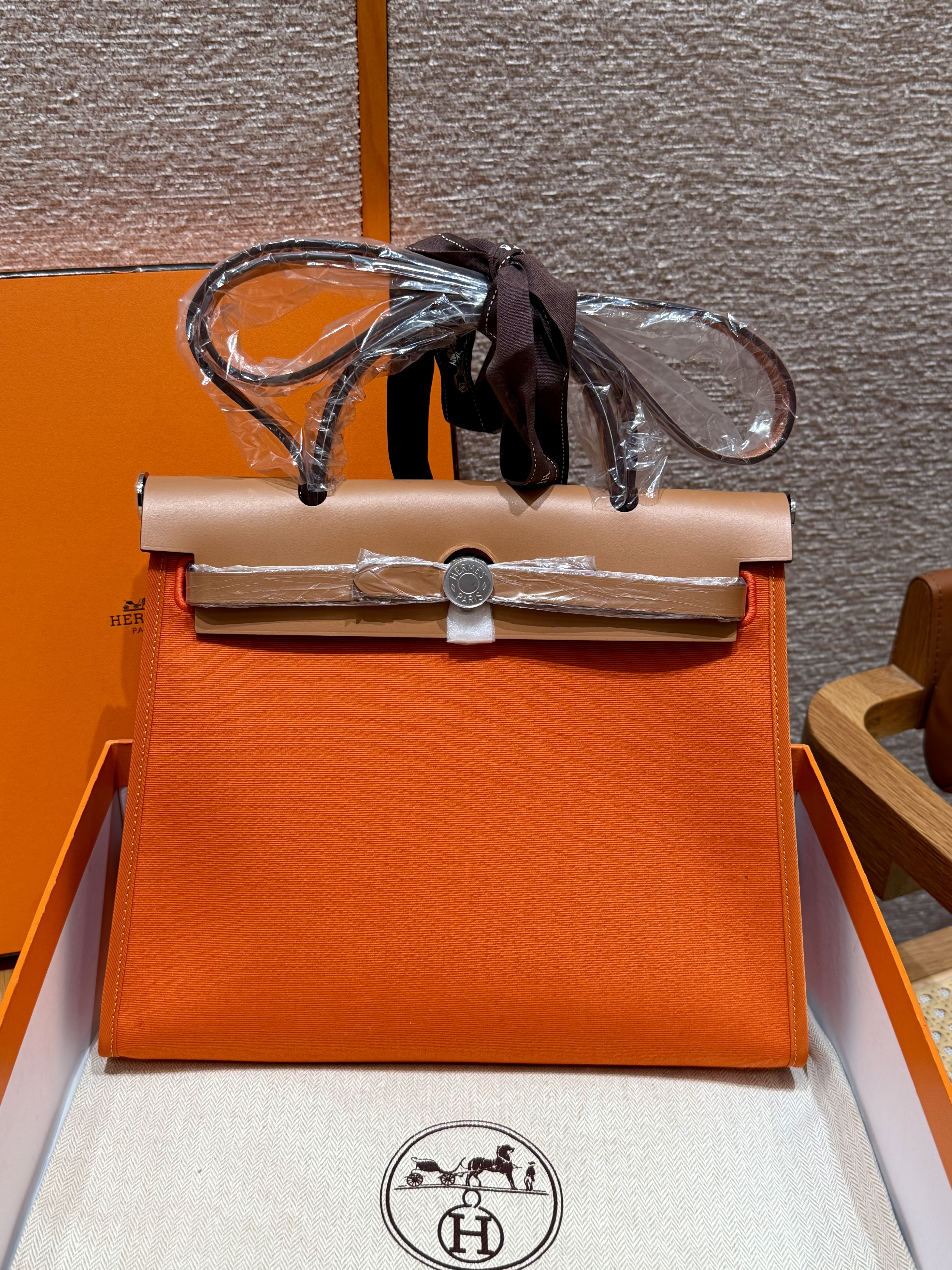 에르메스 Hermes Herbag 31cm canvas and cowhide 37 Gold and 93 Orange/silver