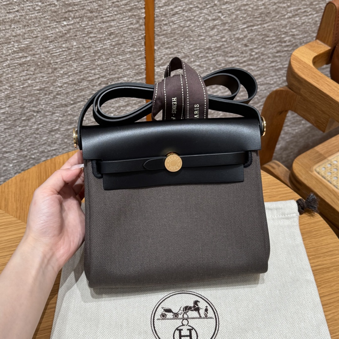 에르메스 Hermes Herbag mini 20cm canvas and cowhide dark bronze and noir/gold