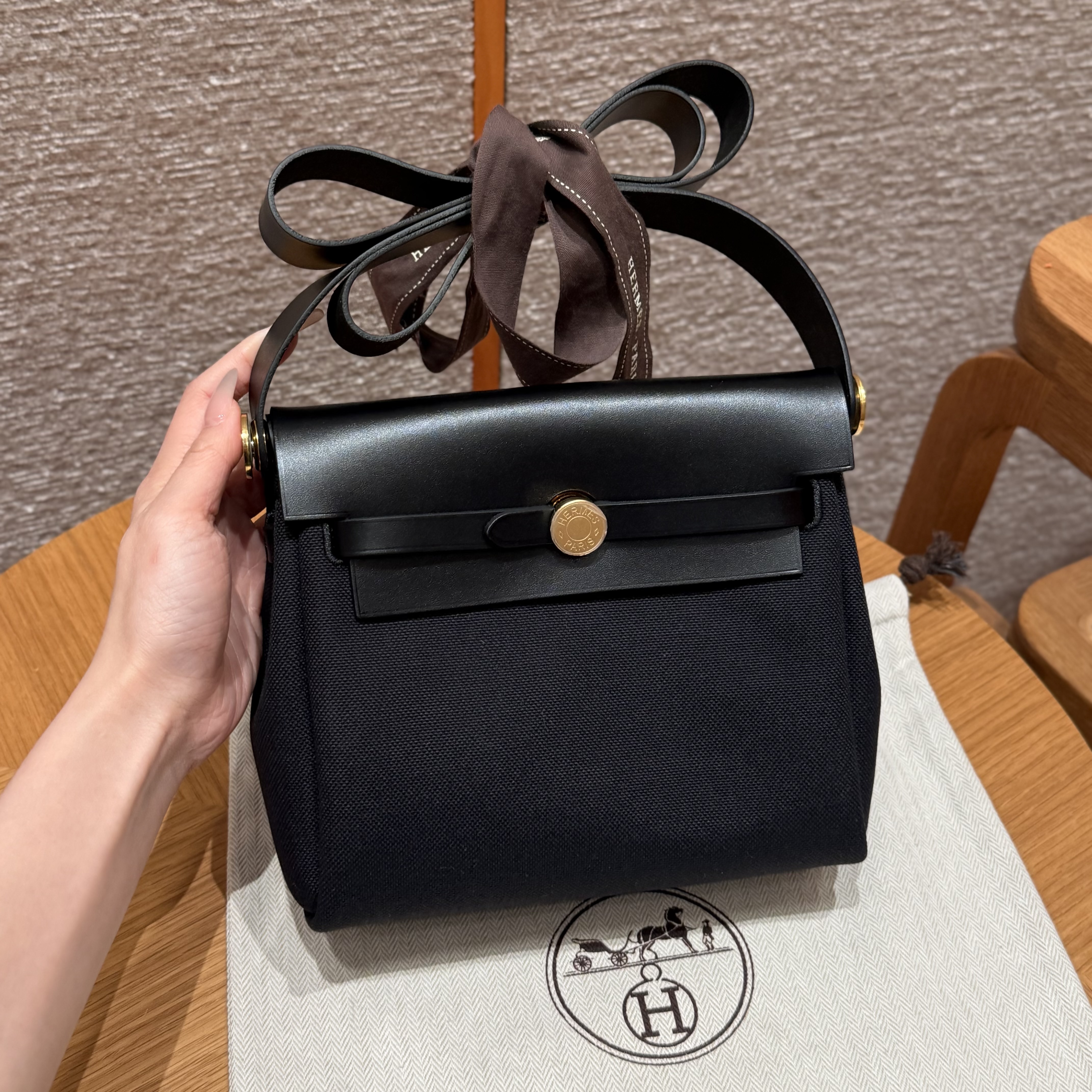 에르메스 Hermes Herbag mini 20cm canvas and cowhide noir noir/gold