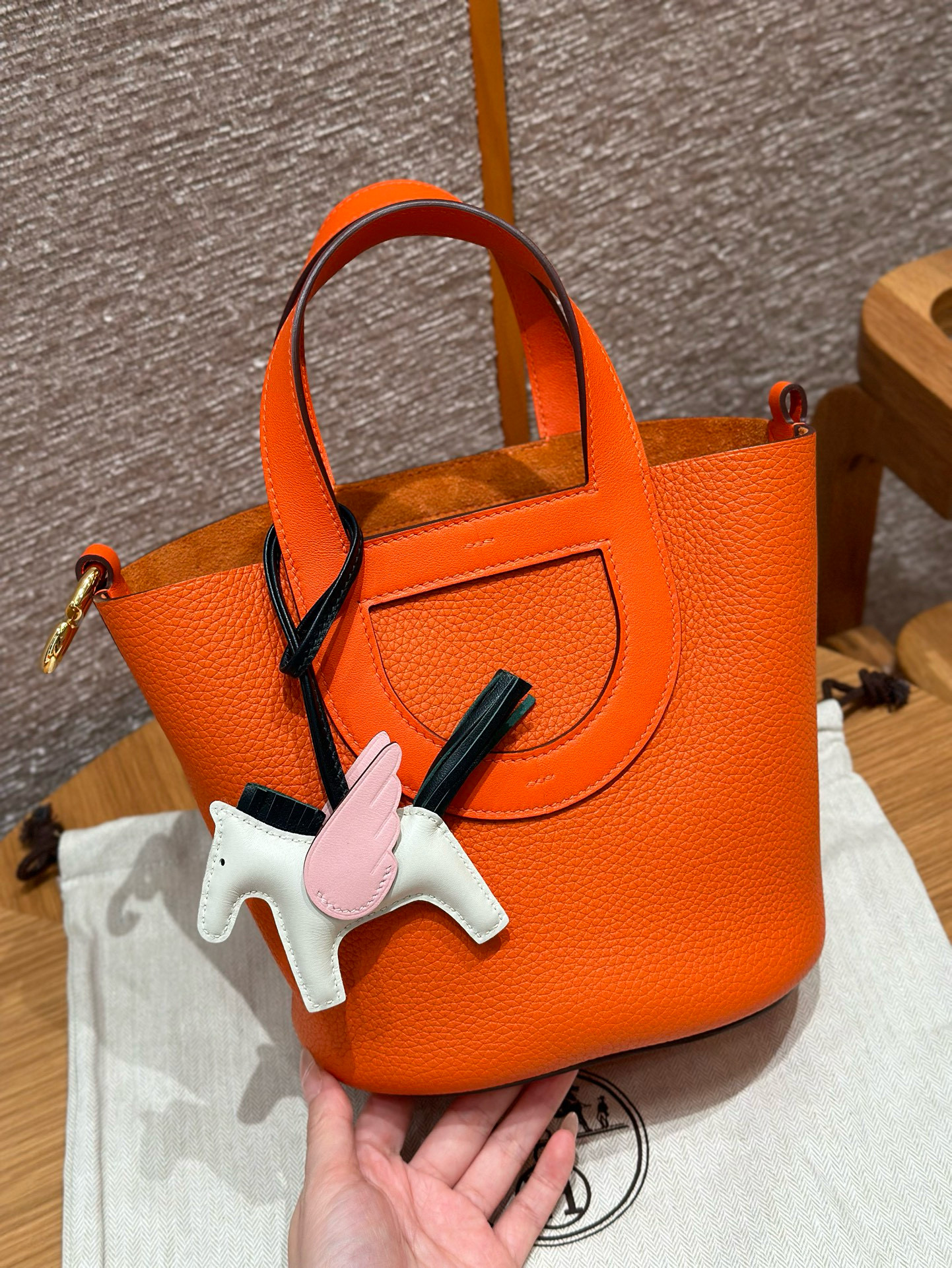 에르메스 Hermes in the loop 18cm Clemence 9J Feu/gold
