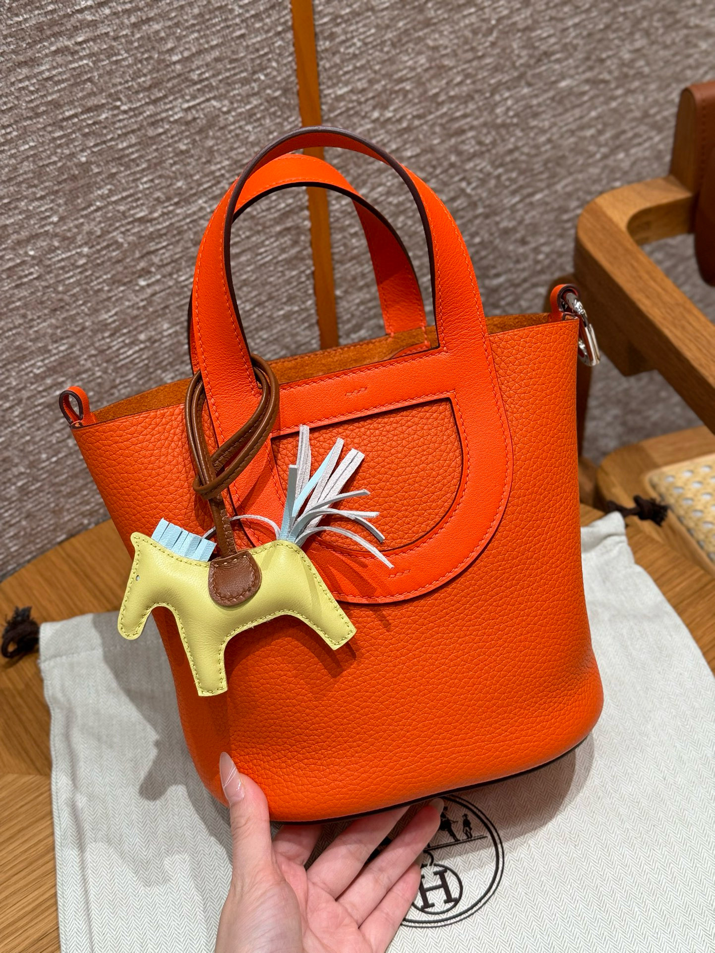 에르메스 Hermes in the loop 18cm Clemence 9J Feu/silver
