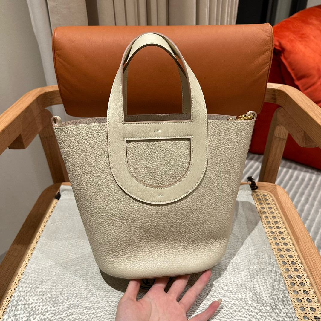 에르메스 Hermes in the loop 18cm Clemence 10 Craie/gold