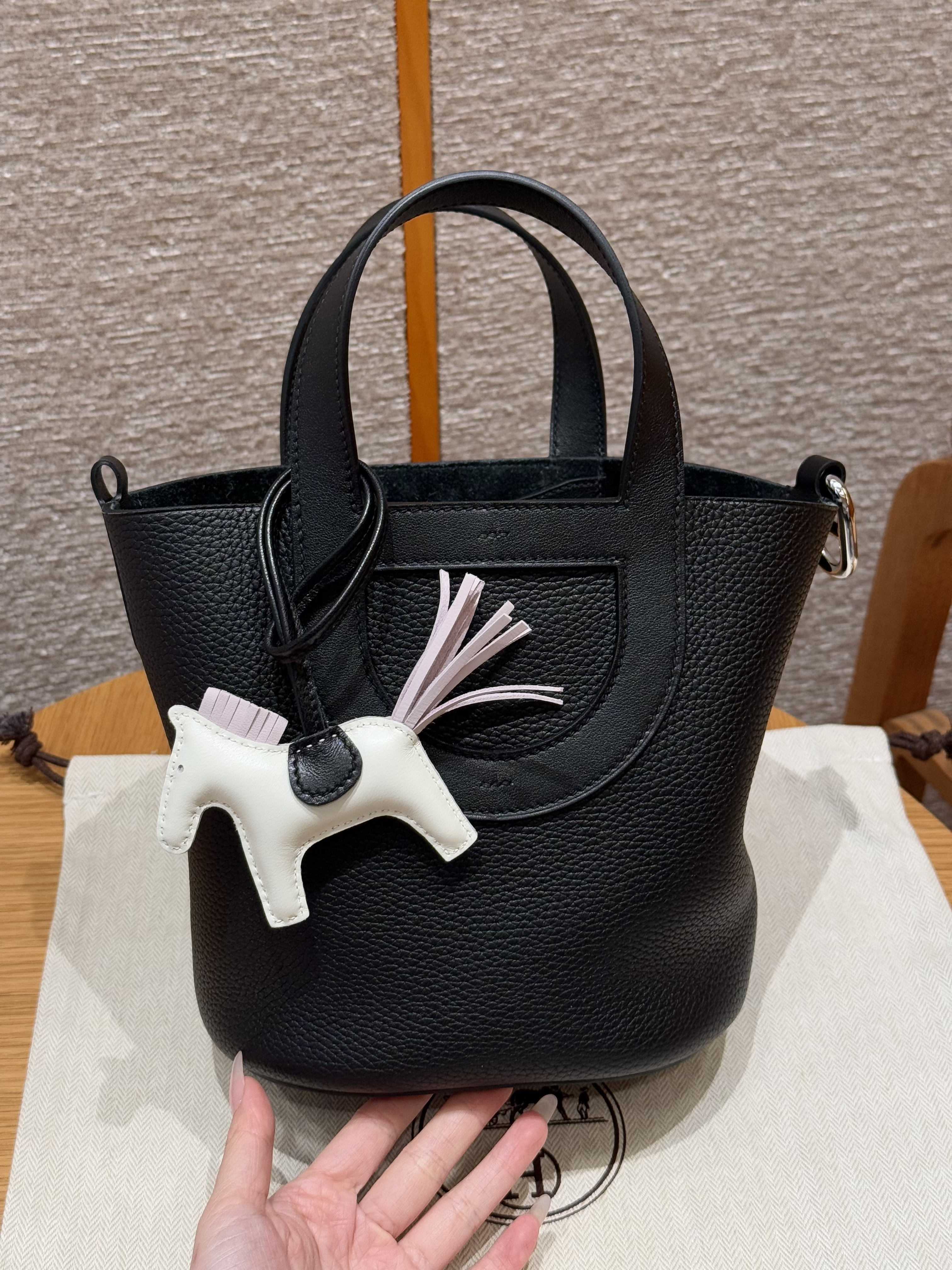 에르메스 Hermes in the loop 18cm Clemence 89 Noir/silver