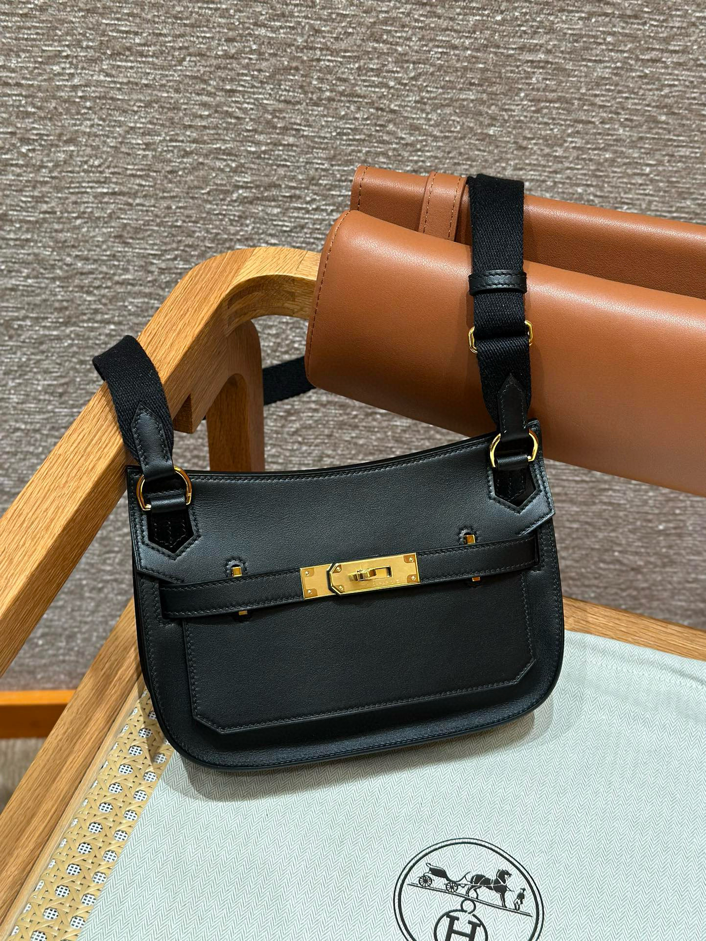 에르메스 Hermes Jypsiere mini 23cm Swift 89 Noir/gold