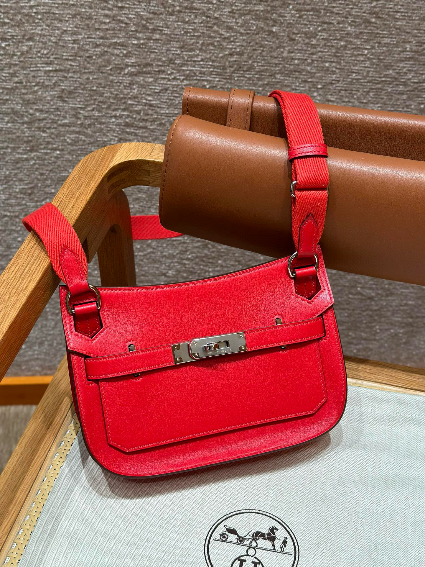 에르메스 Hermes Jypsiere mini 23cm Swift Q5 Rouge casaque/silver