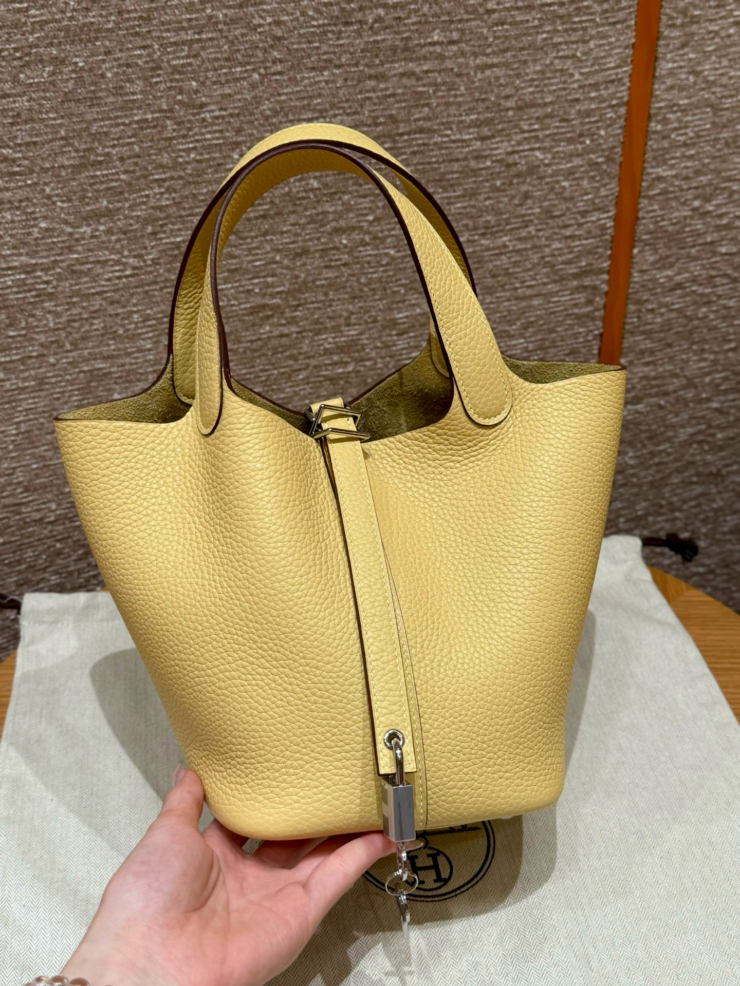 에르메스 Hermes Picotin lock 18cm clemence 1Z Jaune poussin/silver
