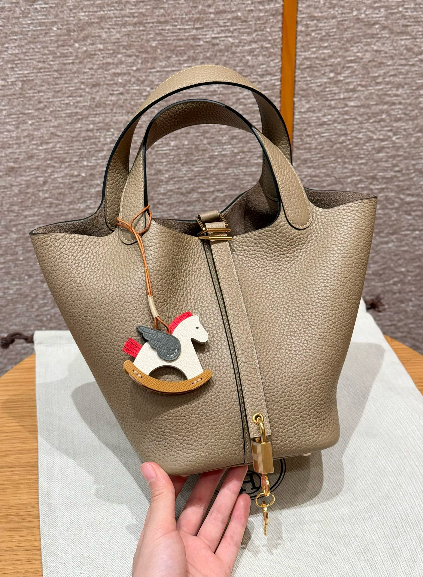 에르메스 Hermes Picotin lock 18cm clemence 8Q Beige Marfa/gold