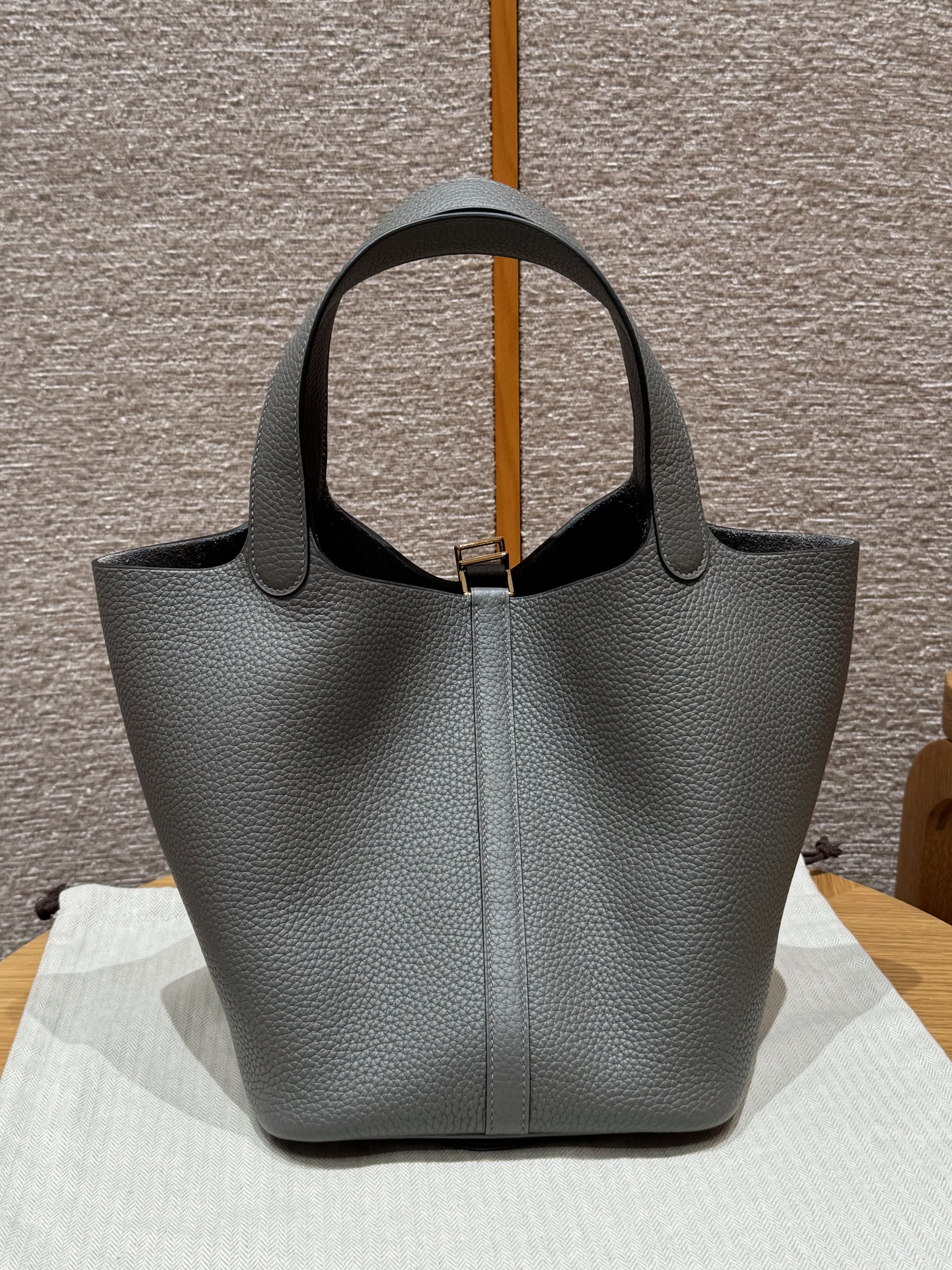 에르메스 Hermes Picotin lock 22cm clemence 0L Girs Meyer/gold