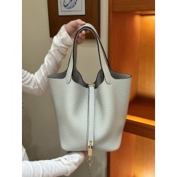 에르메스 Hermes Picotin lock 22cm clemence 0W Girs neve/gold