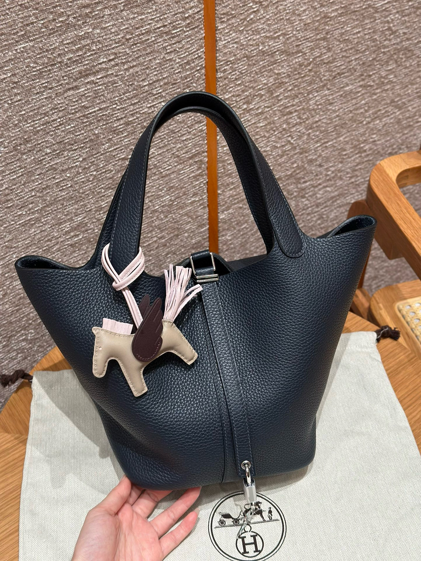 에르메스 Hermes Picotin lock 22cm clemence 2Z Blue nuit/silver