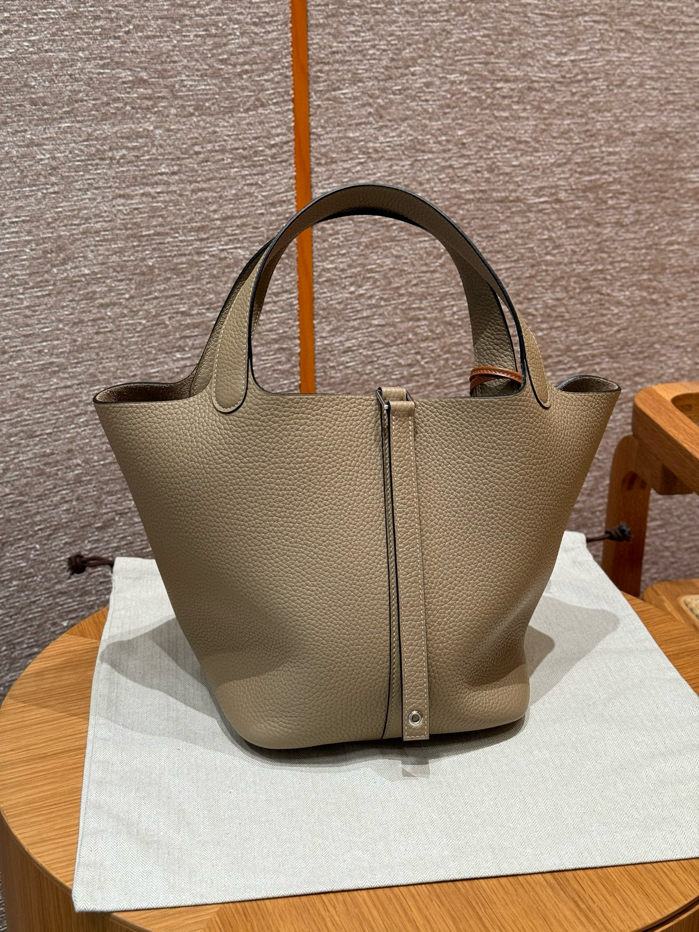 에르메스 Hermes Picotin lock 22cm clemence 8Q Beige Marfa/silver