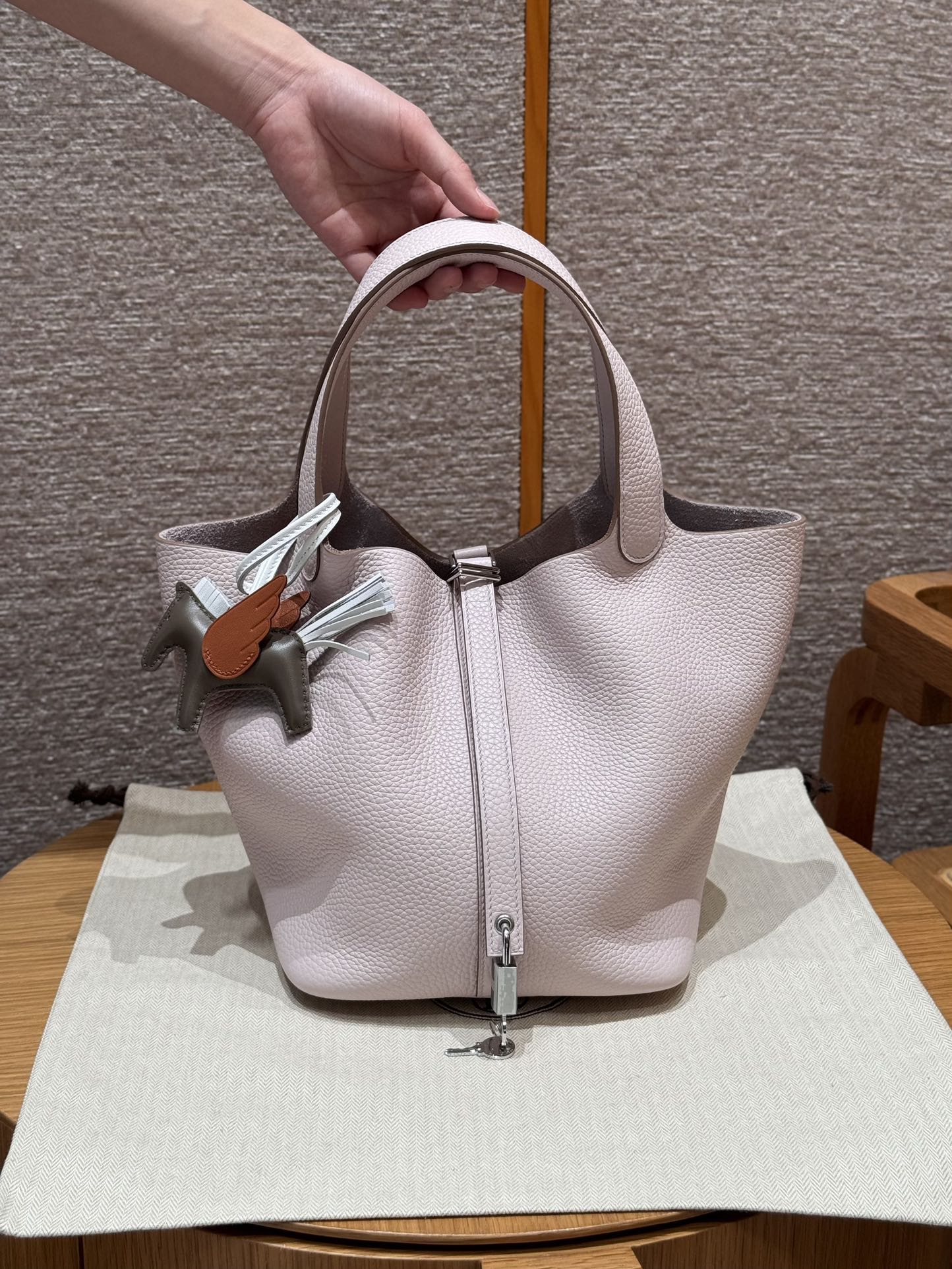 에르메스 Hermes Picotin lock 22cm clemence 09 Mauve pale/silver