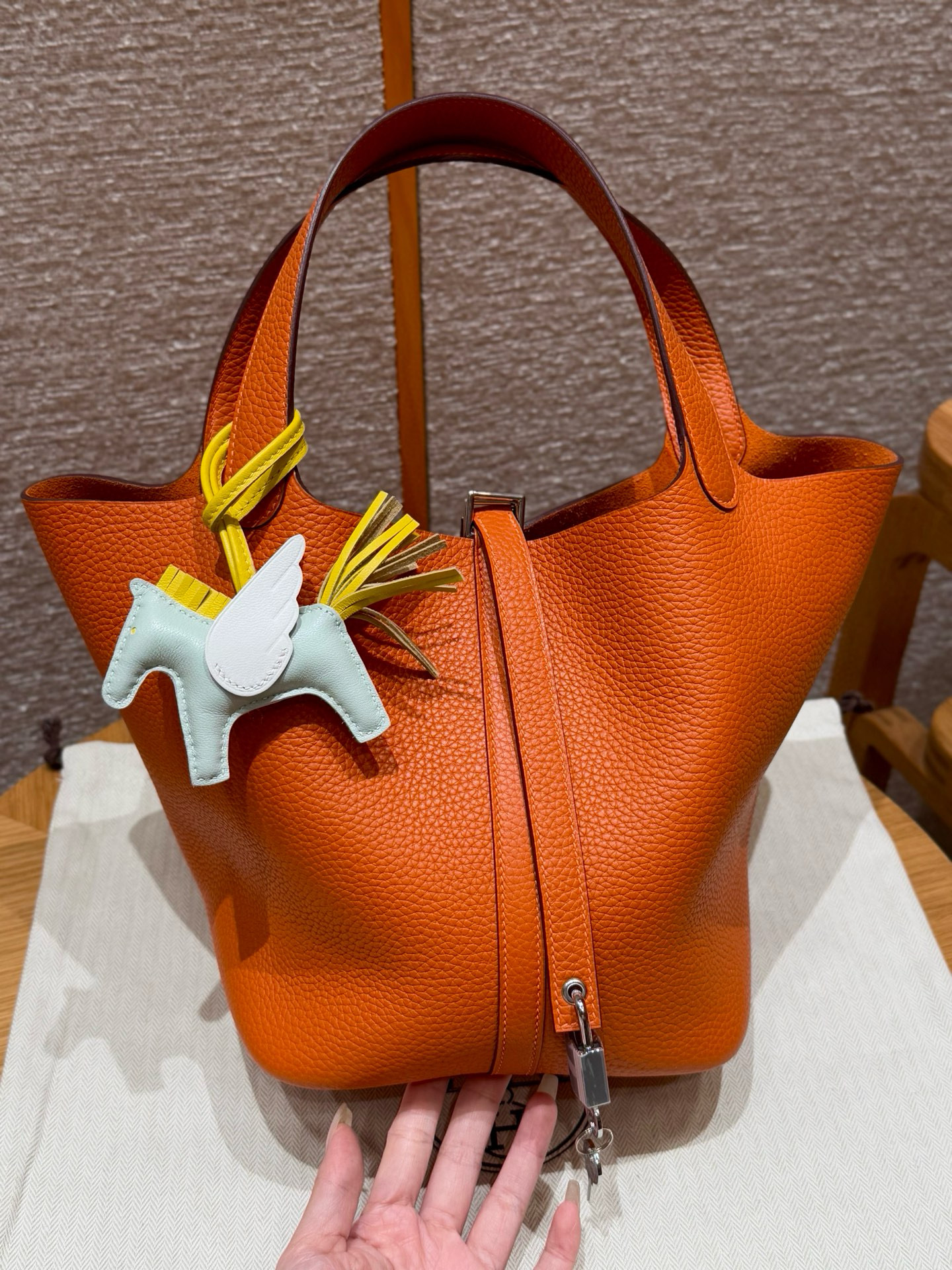 에르메스 Hermes Picotin lock 22cm clemence 93 Orange/silver