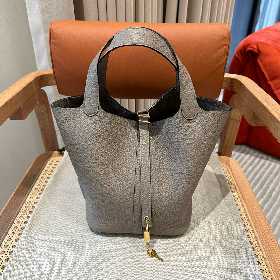 에르메스 Hermes Picotin lock 22cm clemence M8 Gris Ashphalte/gold