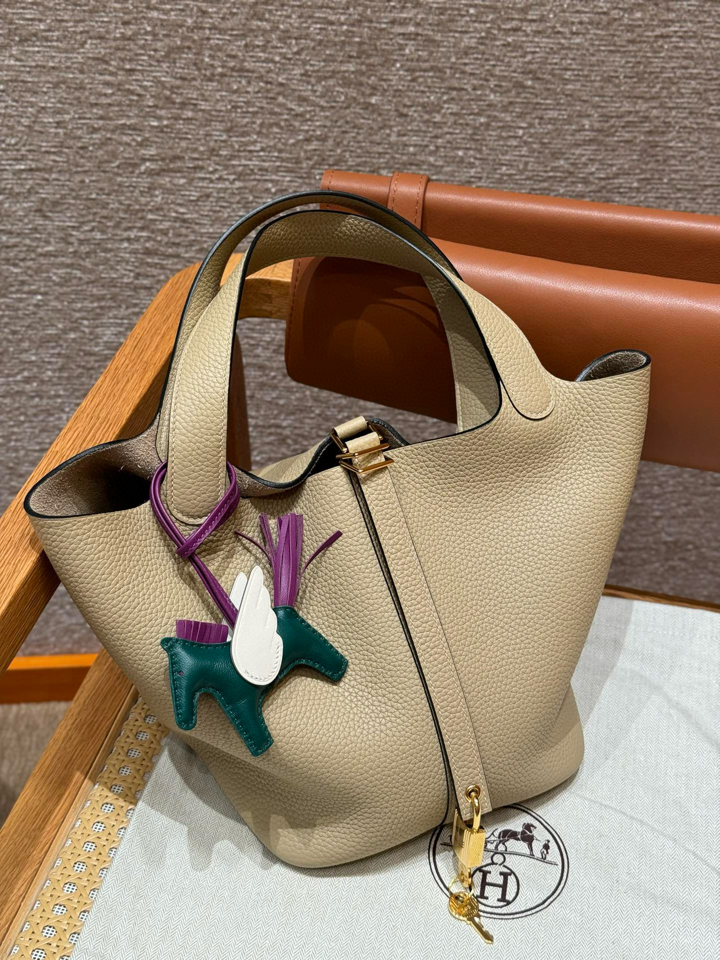 에르메스 Hermes Picotin lock 22cm clemence S2 Trench/gold