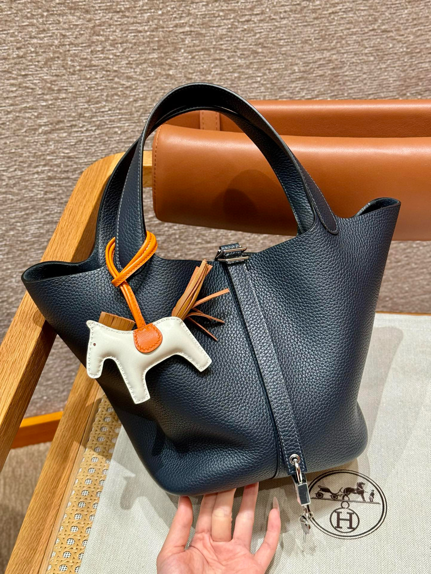 에르메스 Hermes Picotin lock 22cm clemence S4 Deep Blue/silver