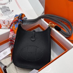 에르메스 Hermes Evelyne 16cm TC 89 Noir/gold