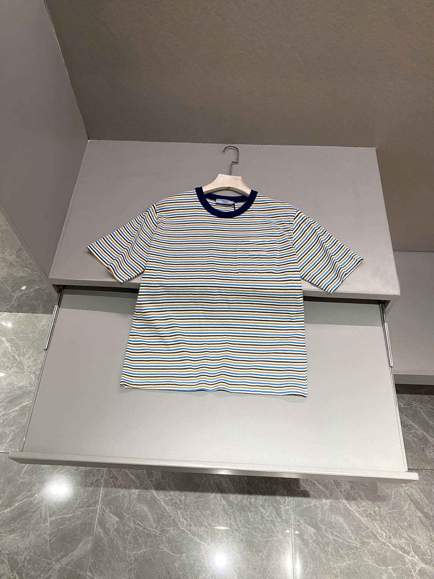 프라다 Prada 반팔 티셔츠