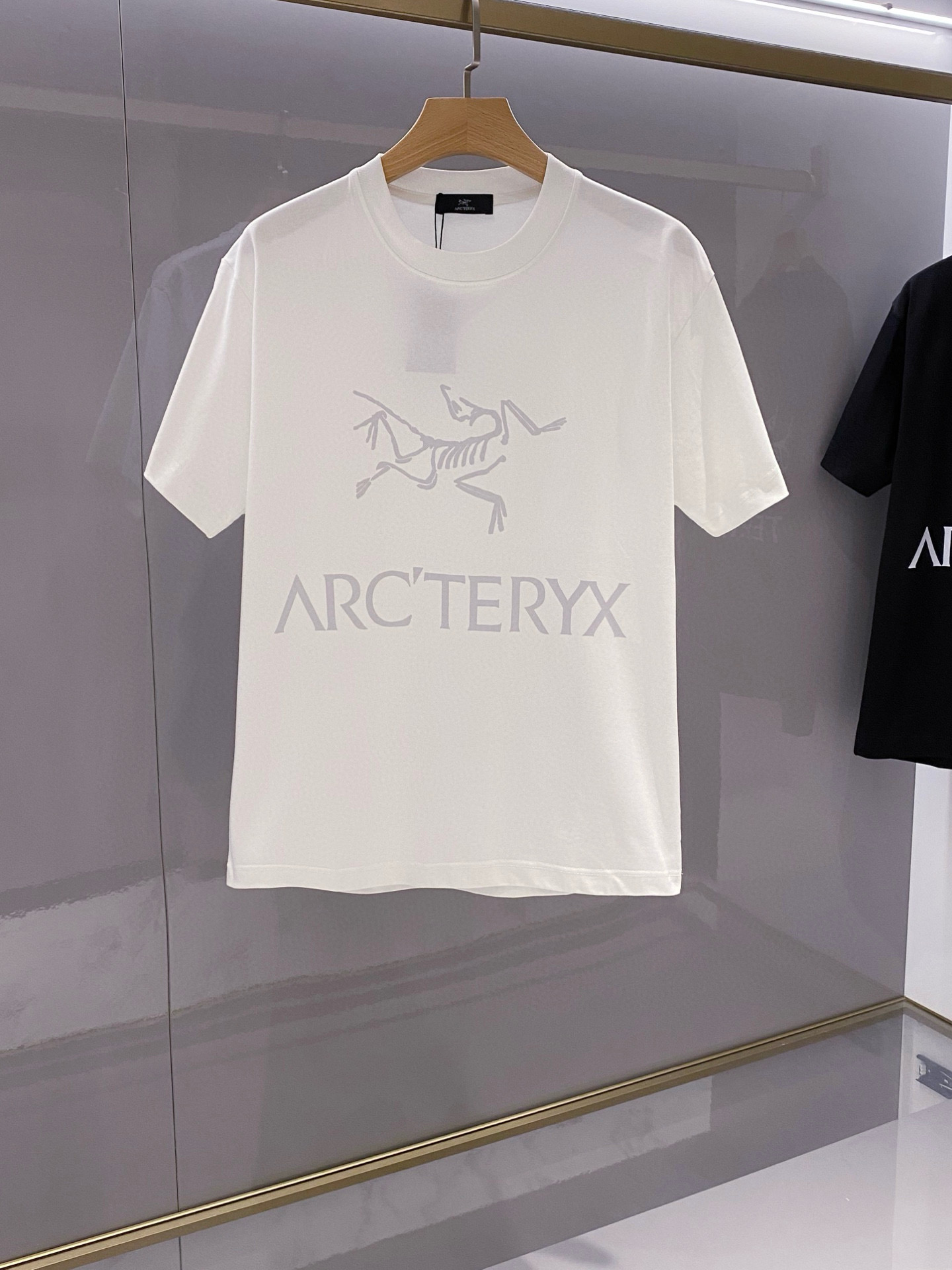아크테릭스 ARC'TERYX 반팔 티셔츠