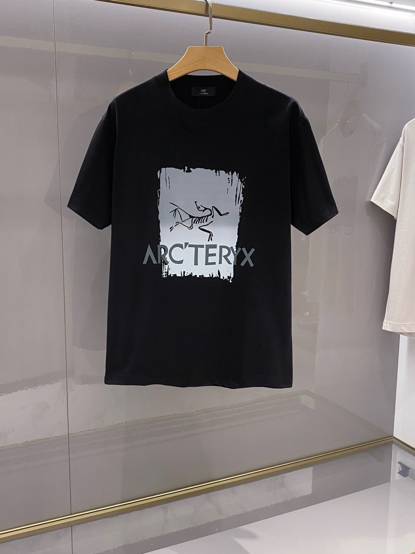 아크테릭스 ARC'TERYX 반팔 티셔츠