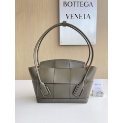 보테가베네타 Bottega Veneta 575943 Arco 33cm