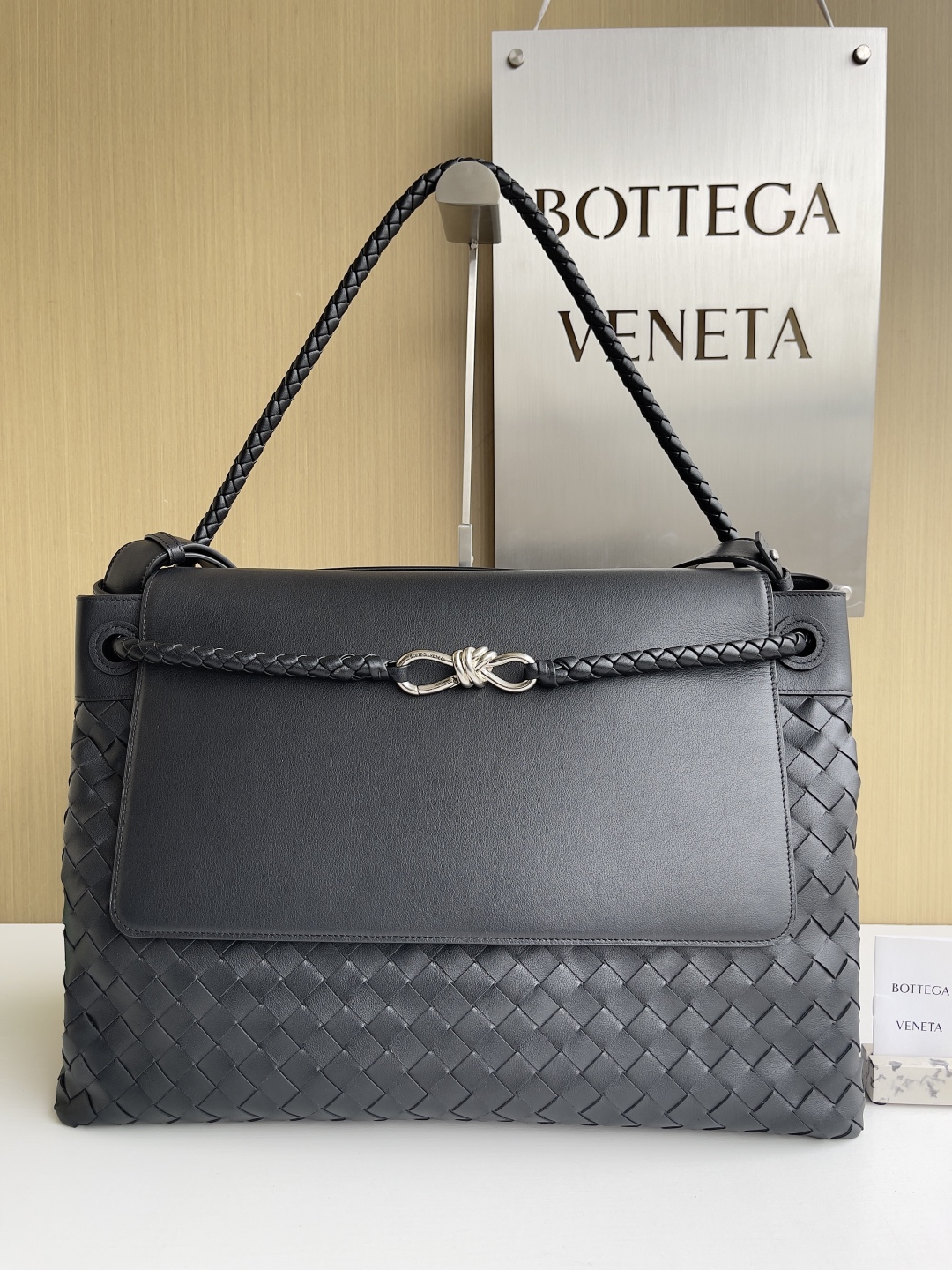보테가베네타 Bottega Veneta 805969  Andiamo 숄더백 43cm