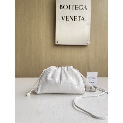 보테가베네타 Bottega Veneta 585852 Pouch 22CM