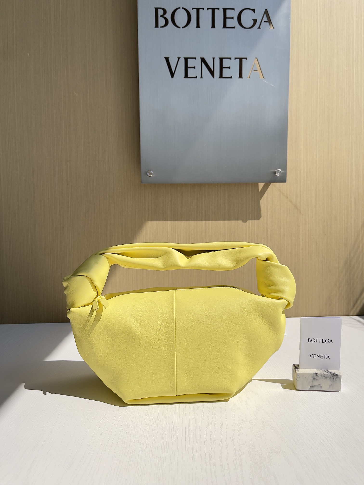 보테가베네타 Bottega Veneta Double Knot 629635