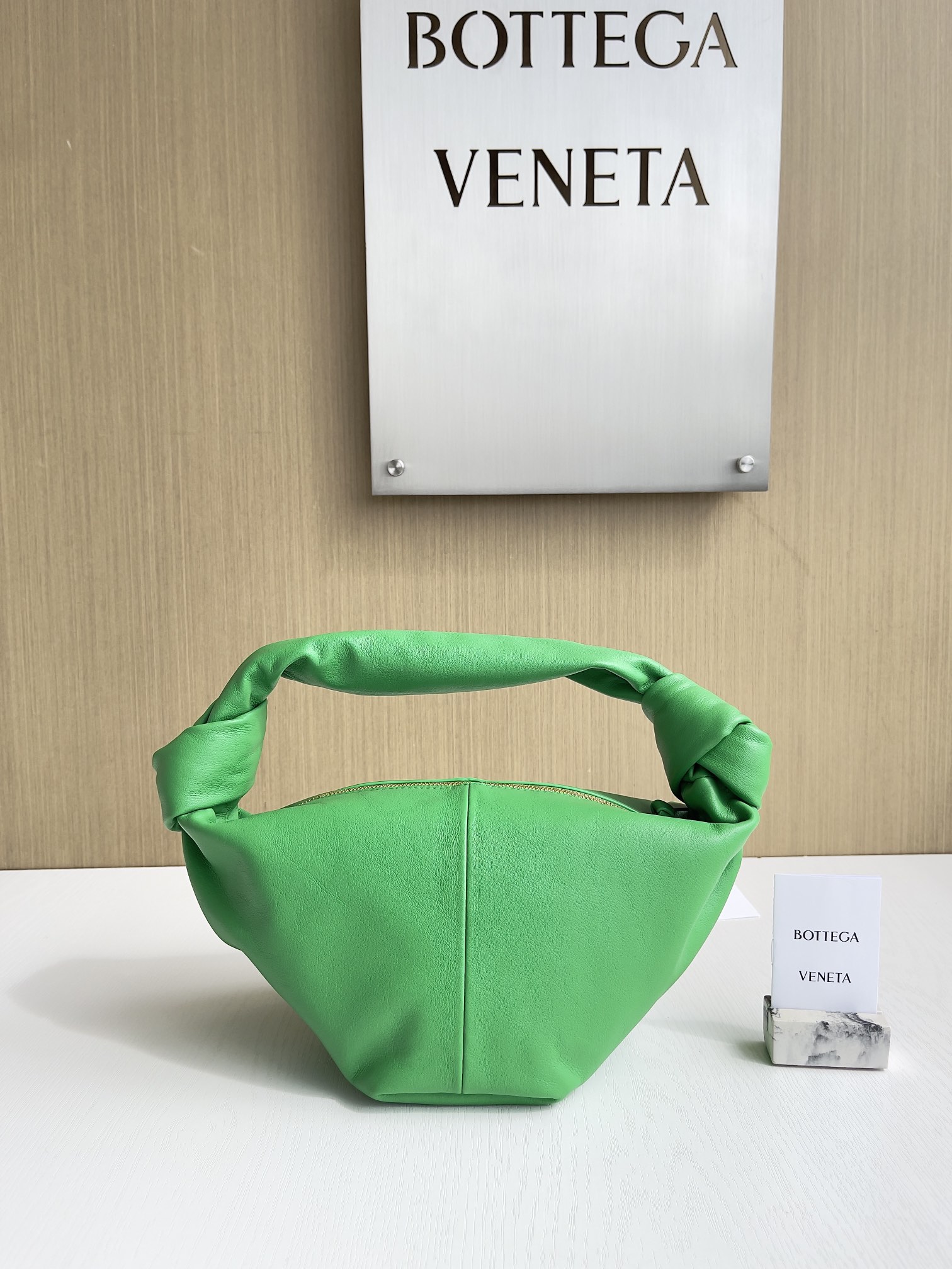 보테가베네타 Bottega Veneta Double Knot 629635