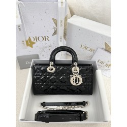 디올 Dior Lady D-Joy bag 미디엄  26cm  M0540O