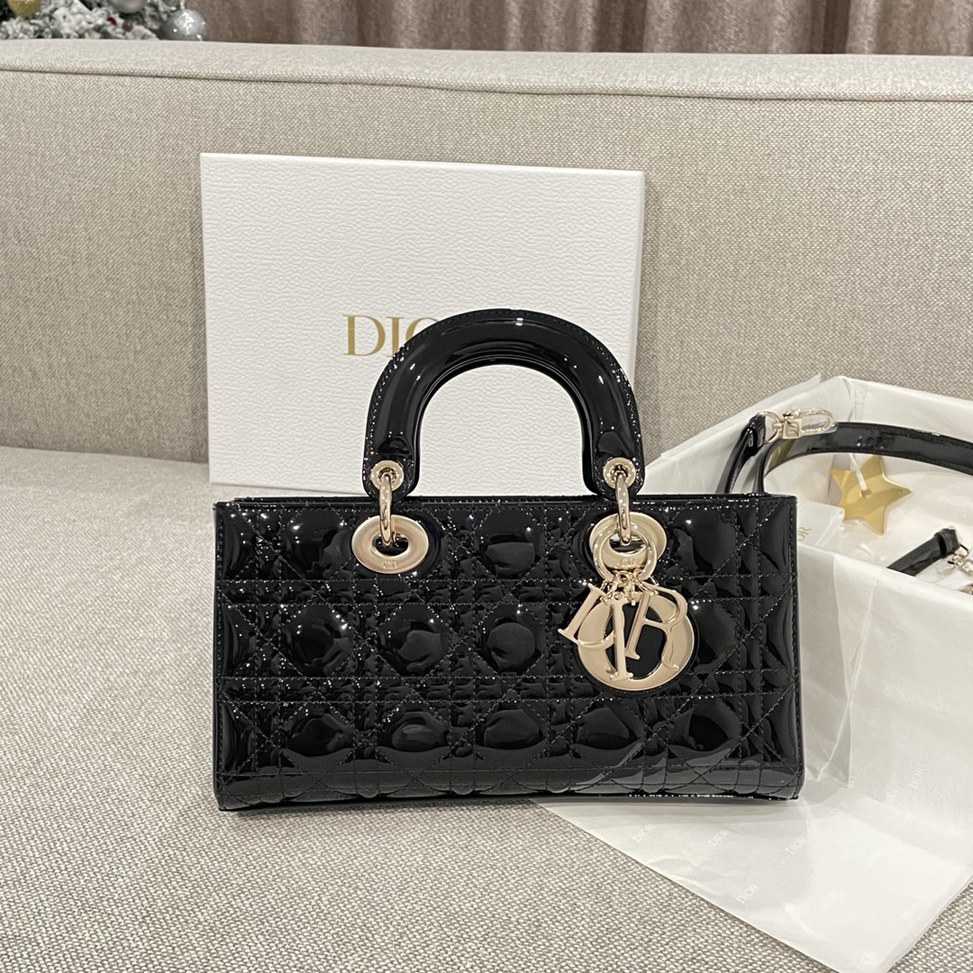디올 Dior Lady D-Joy bag 미디엄  26cm  M0540O