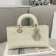 디올 Dior Lady D-Joy bag 미디엄 26cm M0540O