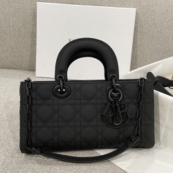 디올 Dior Lady D-Joy bag 미디엄 26cm M0540O
