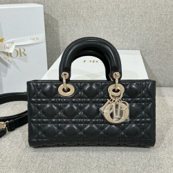 디올 Dior Lady D-Joy bag 미디엄 26cm M0540O