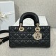디올 Dior Lady D-Joy bag 미디엄 26cm M0540O